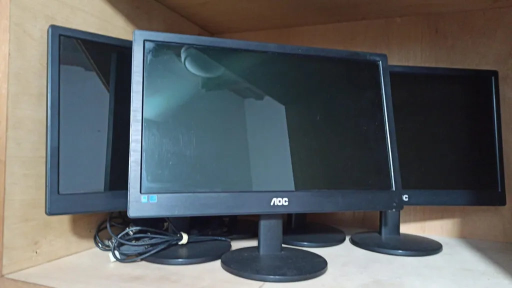 MONITOR LED AOC 16'